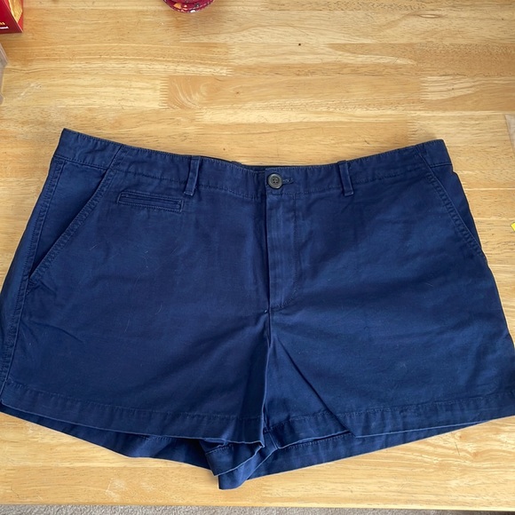 NWOT Gap Navy blue shorts women’s SIZE 12 - Picture 1 of 4